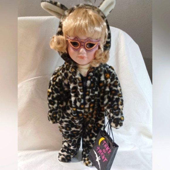 HALLOWEEN Porcelain 12" Doll In Leopard Costume w/ Treat Bag unbranded - Picture 2 of 6